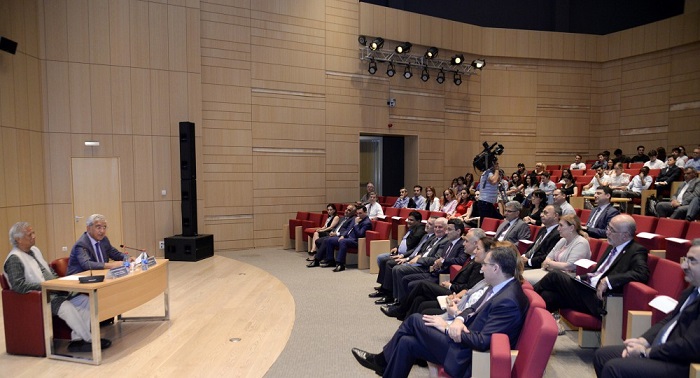 Nobel Peace Prize Laureate delivers lecture at ADA University 